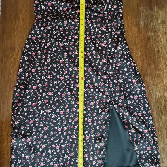 ⭐️SOLD⭐️Chic One Shoulder Floral Dress - Black and Pink - Picture 8 of 10